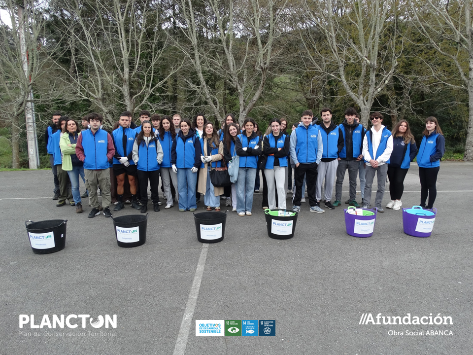 PLANCTON 2026: limpieza de fondos marisqueros en la playa de Ventín (Muros), con la UIE